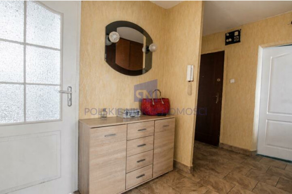Wrocław, Fabryczna, Kozan&oacute;w, 3 pokoje, duża loggia i 2 kom&oacute;rki | Kozan&oacute;w