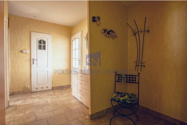 Wrocław, Fabryczna, Kozan&oacute;w, 3 pokoje, duża loggia i 2 kom&oacute;rki | Kozan&oacute;w